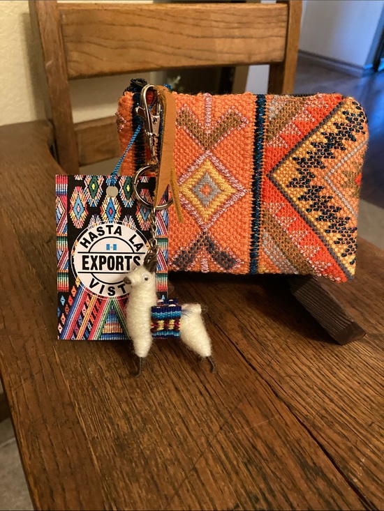 HASTA LA VISTA EXPORTS Handbags - HASTA LA VISTA EXPORTS Coin Purse & Llama 🦙 Keychain/Purse Charm Bundle New!
